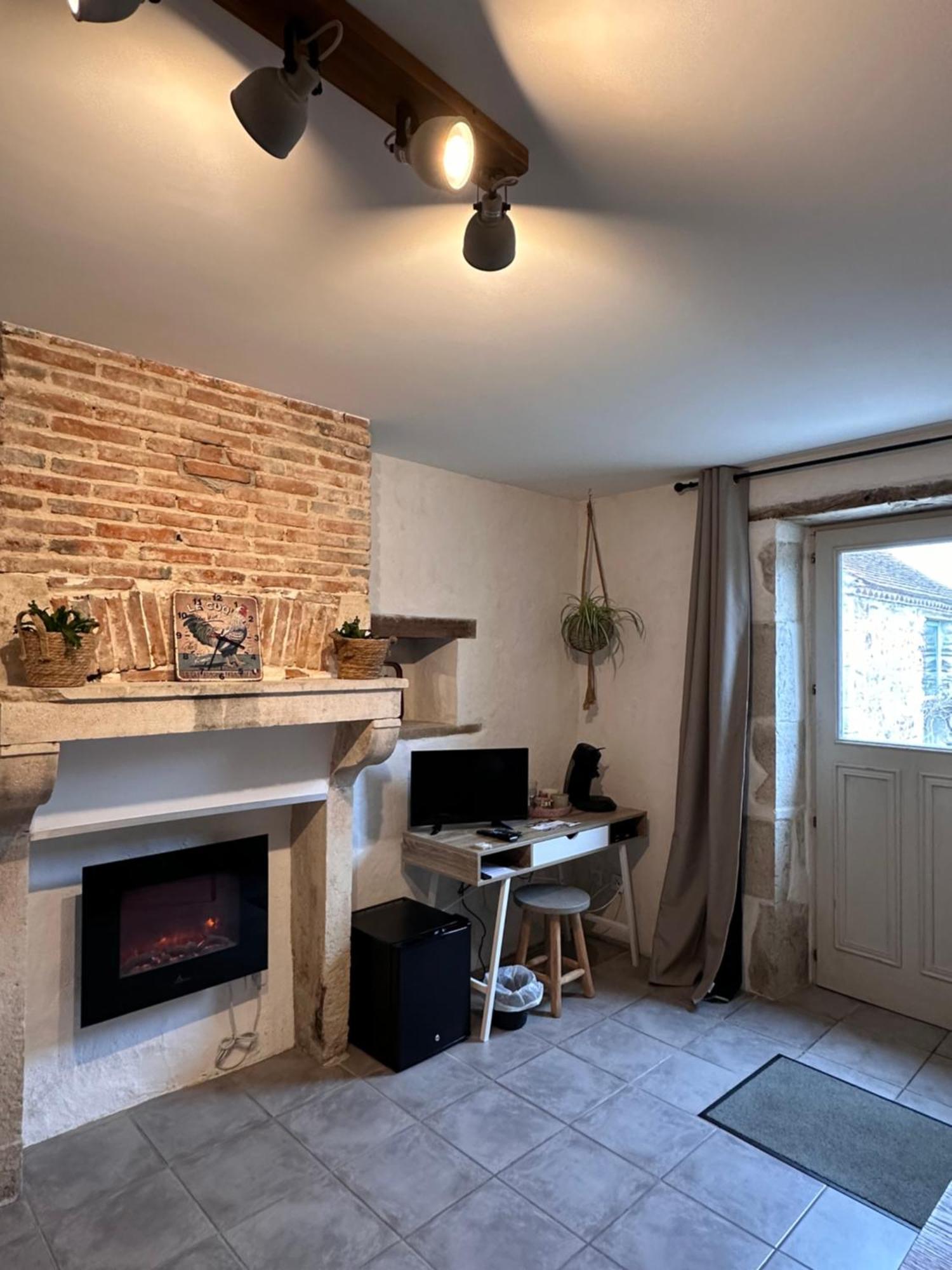 Chambres D'Hotes Maison Balady Bellenaves Dış mekan fotoğraf